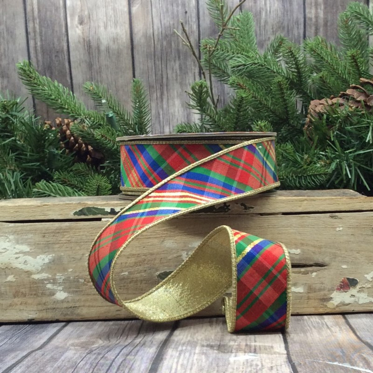 Plaid Christmas Ribbon with Gold Backing &#x26; Wired Edges &#x2013; Holiday Decorating &#x26; Gift Wrapping
