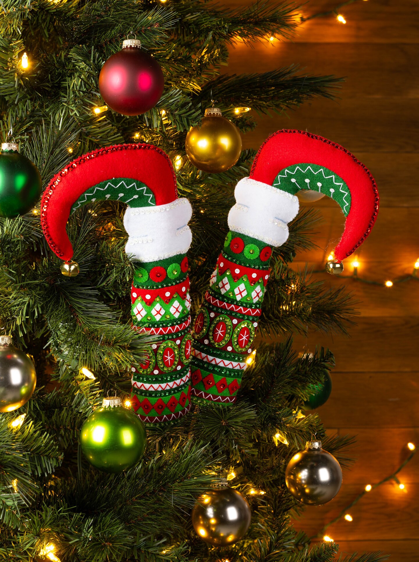 Bucilla Felt Dcor Applique Kit 6"x13"-Elf Legs Tree Pokes