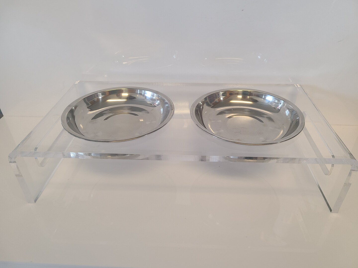 product name is Acrylic elevated pet bowls, food bowls, water bowls, pets, dogs, cats