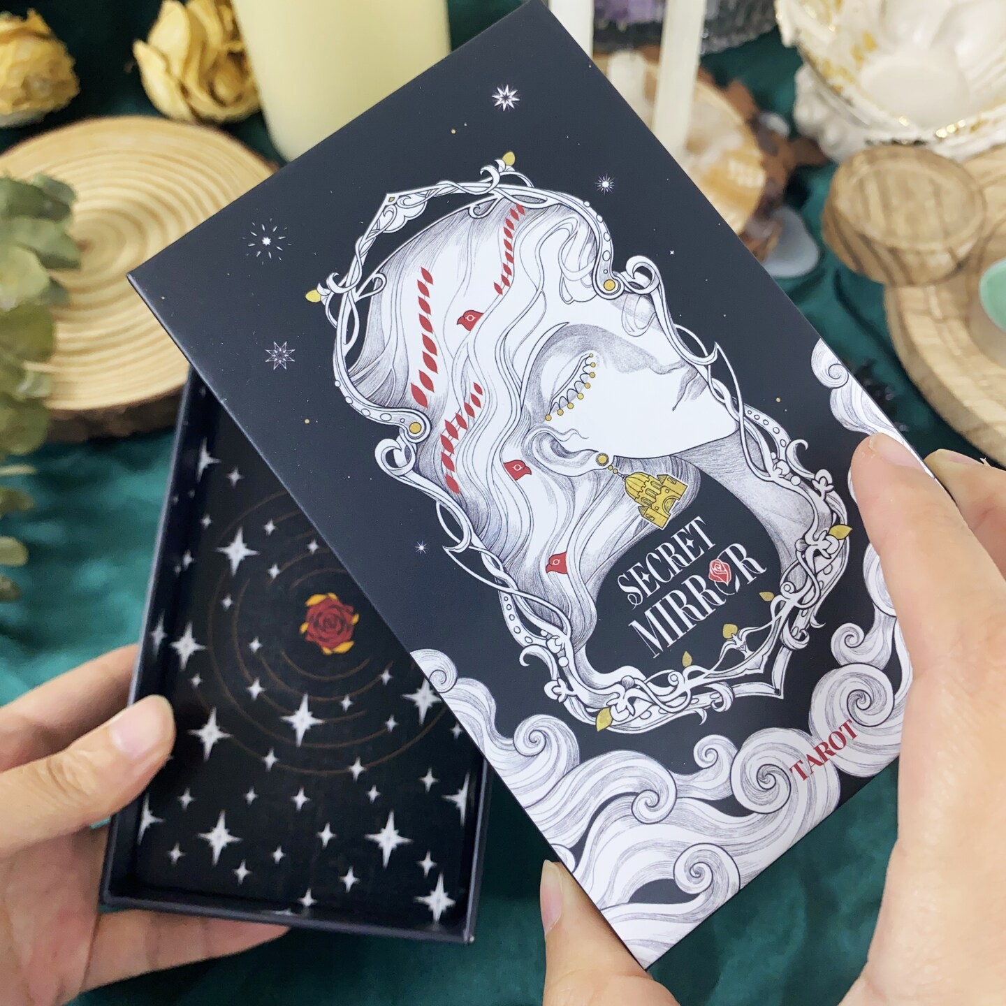 【美品・正規品】The Hidden Message Tarot Deck The Hidden Message - Tarot deck – Julien Pacaud