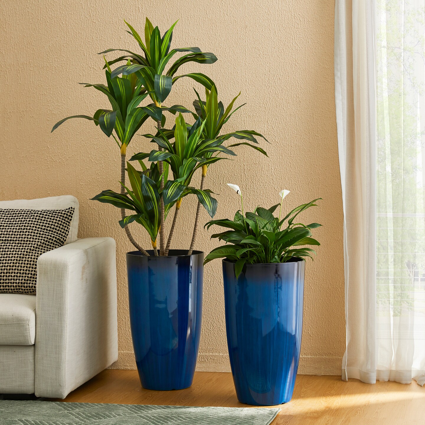 23.5&#x22;H Set of 2 Oversized Gradient Faux Ceramic Tall Plastic Planter