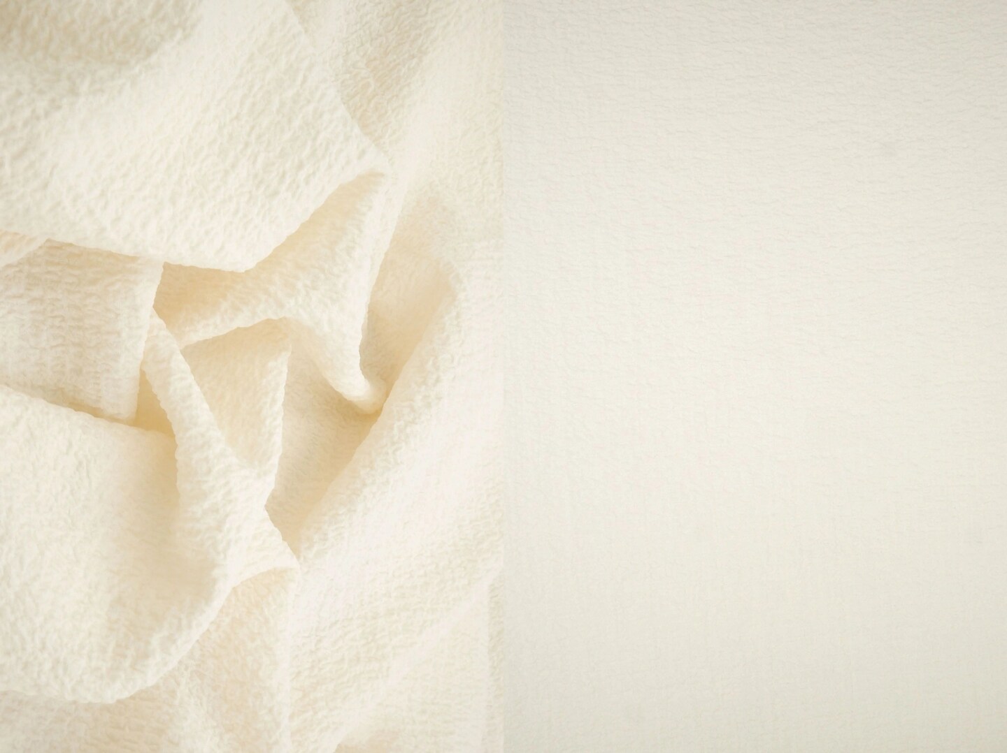 1 Yard Crinkle Check Solid Woven Fabric, 57/58″ Wide Polyester Elastane Blend