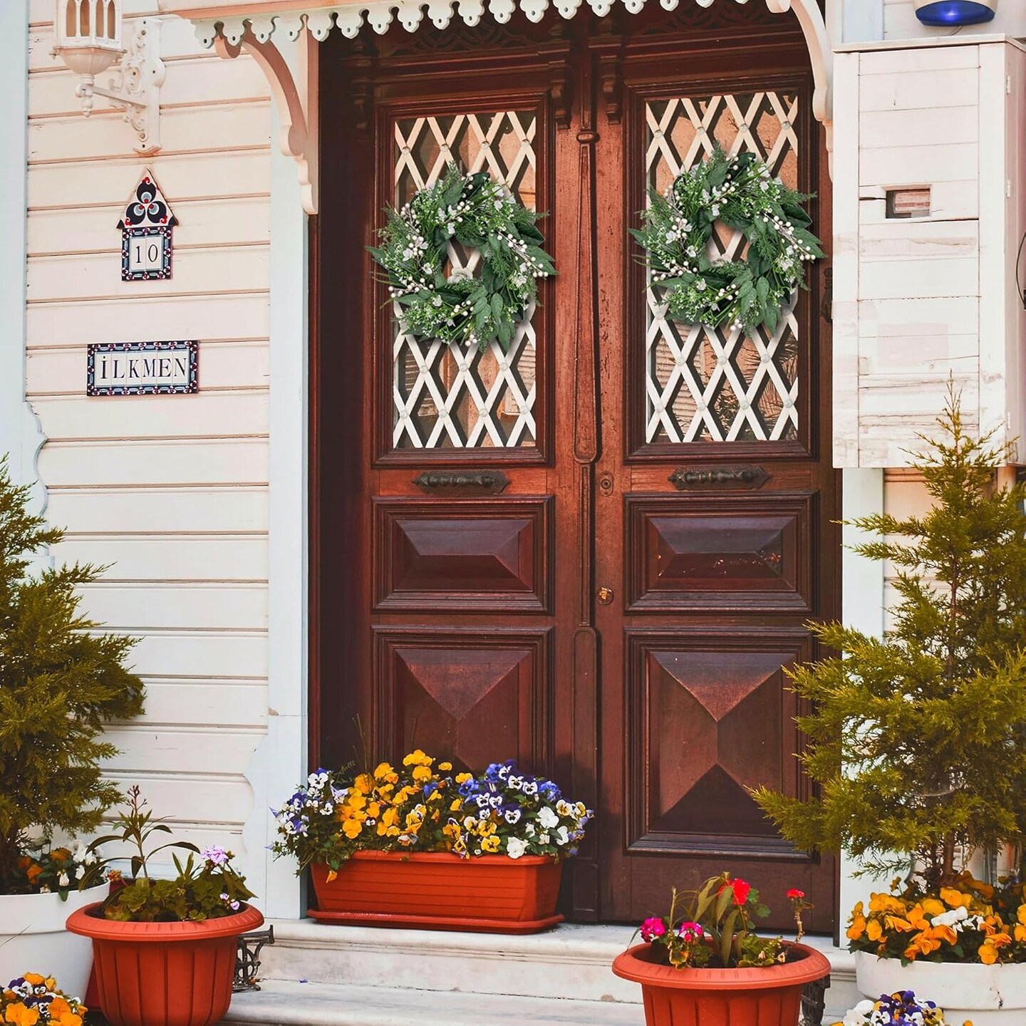 20&#x22; Spring Wreath with White Berries &#x26; Flowers &#x2013; Elegant Greenery for Front Door, Home &#x26; Wedding D&#xE9;cor