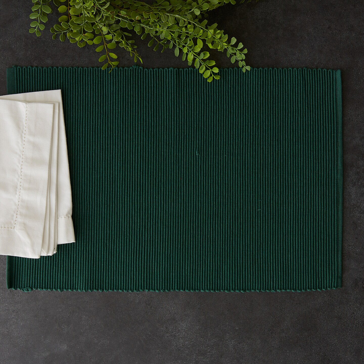 Contemporary Home Living Ribbed Rectangular Cotton Placemats - 19&#x22; - Green - Set of 6