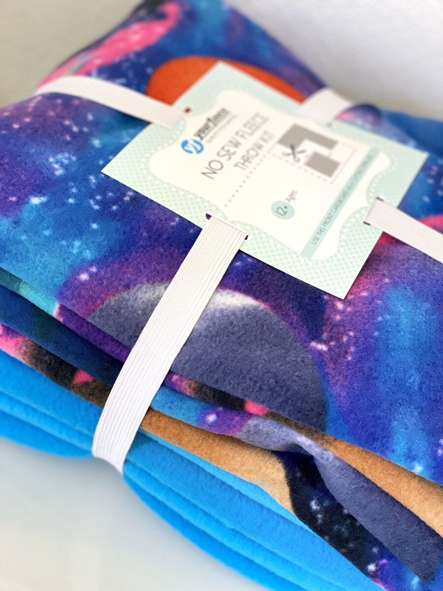 Universe of Planets Anti-Pill Premium No-Sew Throw Fleece Fabric Kit (50x60)