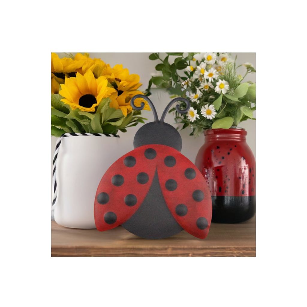 12&#x22; Metal Embossed Ladybug Hanger: Solid