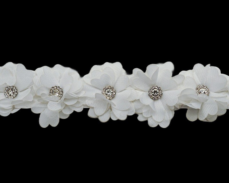 2&#x22; x 10 Yards White 3D Flower Rhinestone Organza Trim