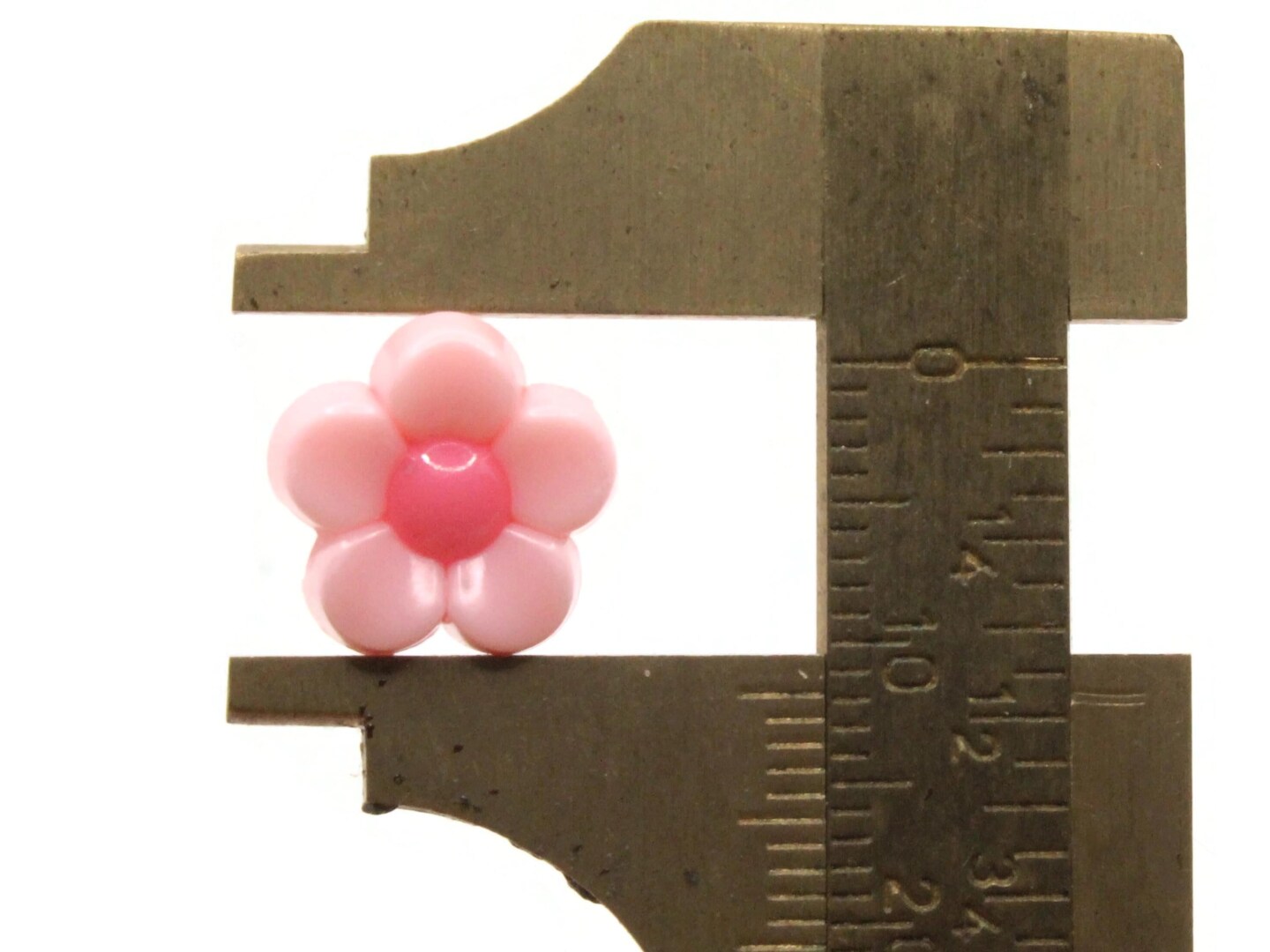 50 11mm Pink and Bright Pink Two-Tone Daisy Flower Plastic Beads