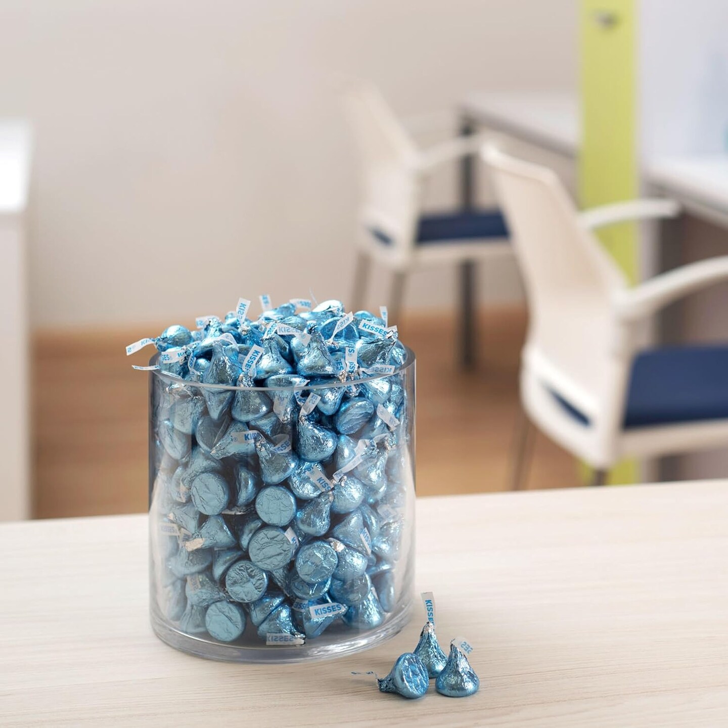 Kisses Blue Foils 66.7Oz