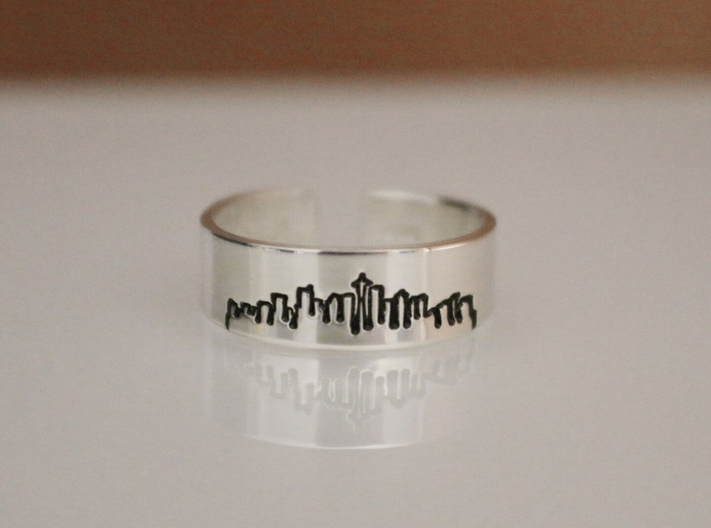 Seattle Wedding factory Band, Seattle Skyline Wedding Ring, Seattle Washington City Ring, Skyline Gift, Skyline Jewelry Skyline Promise Ring