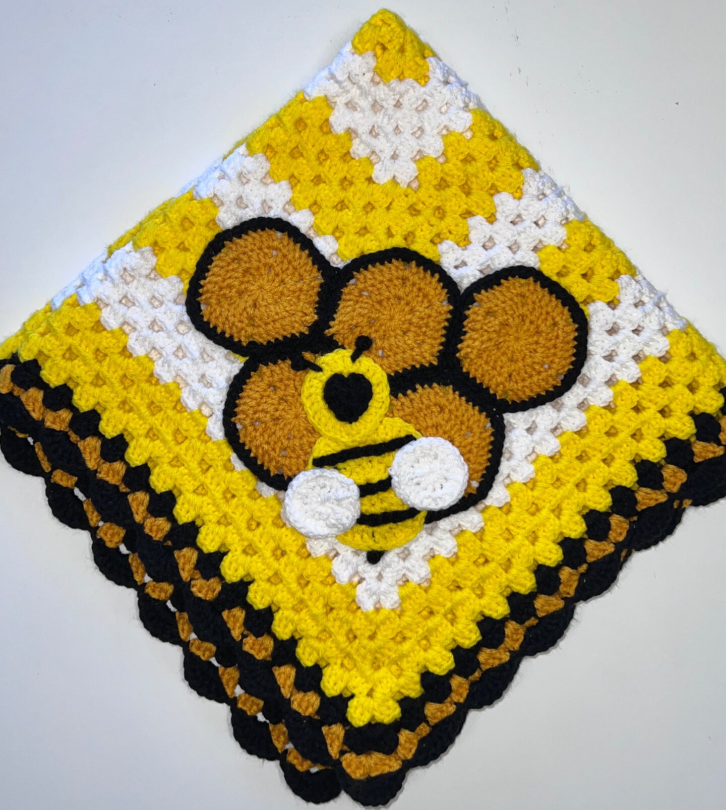 Crochet Bee blanket | Crochet beehive blanket |Crchet baby blanket product 5