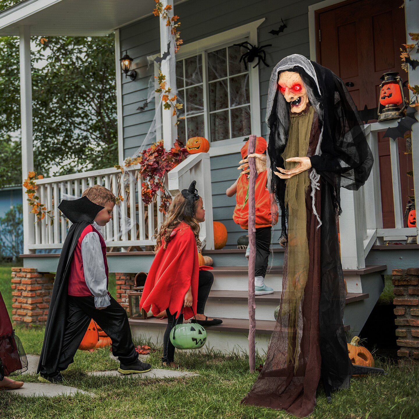 Life Size Animatronic Witch With Pre-recorded Phrases