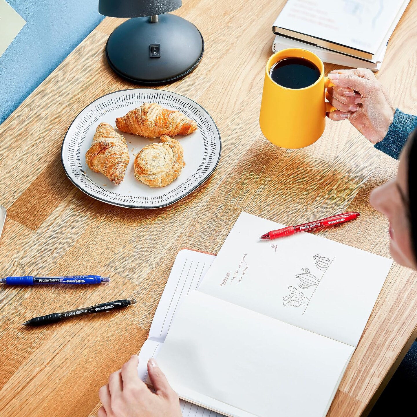 Retractable Gel Pen, Ultra-Smooth Ink, Black, 0.7mm Medium Point, 12 Count