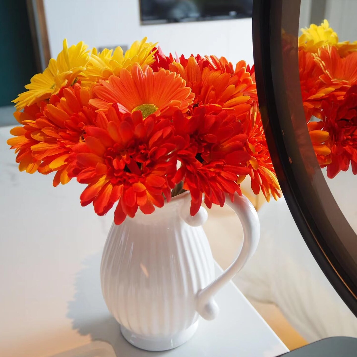 26Pcs Summer Bouquet Artificial Flowers Colorful Fake Gerbera Daisies Silk Bouquets with Vibrant Color Daisy Faux Flowers Arrangements