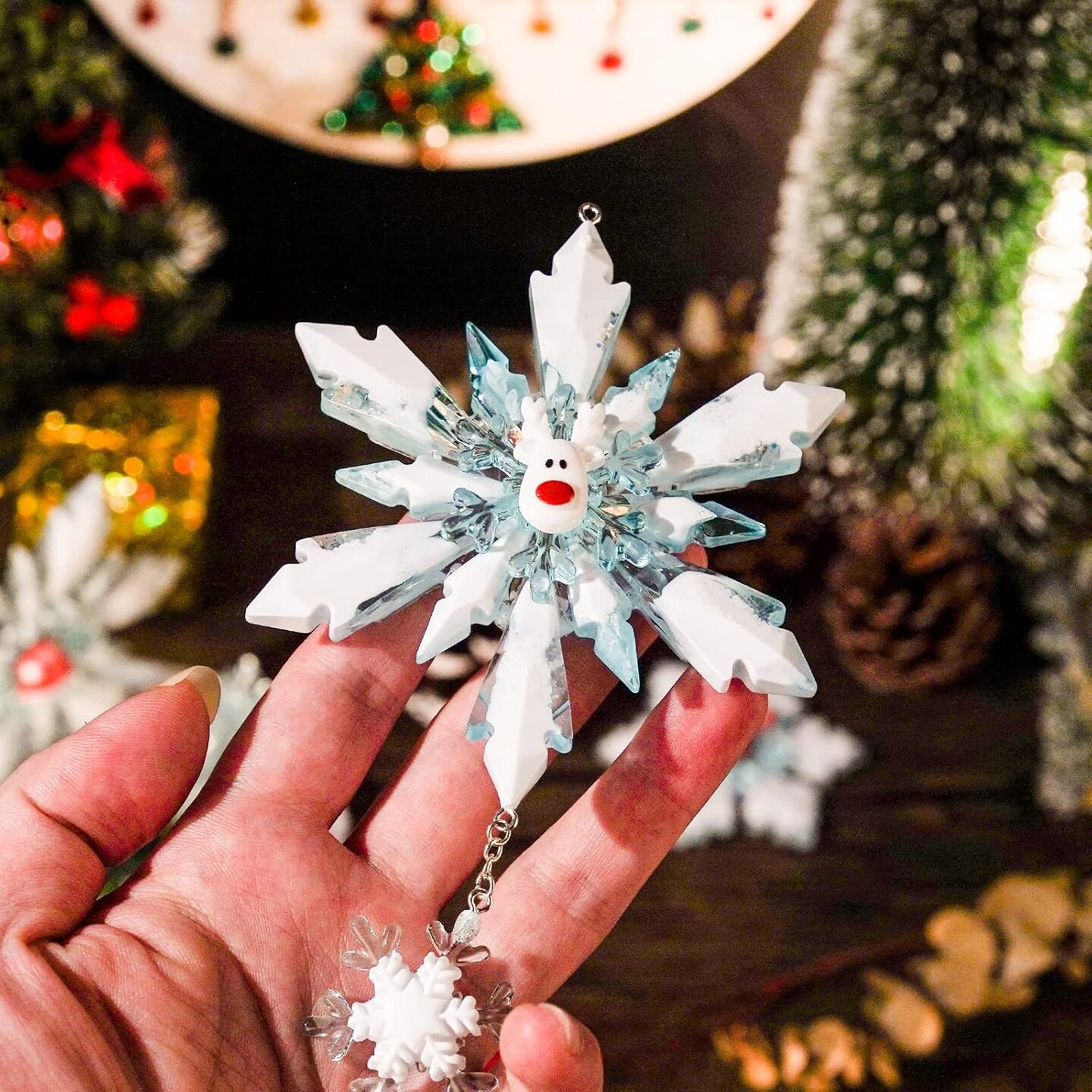 LET&#x27;S RESIN Christmas Snowflake Silicone Epoxy Molds, 6 Pcs Varying Sizes, 3D Crystal Resin Ornament Molds for Tree &#x26; Car Decoration, Keychain