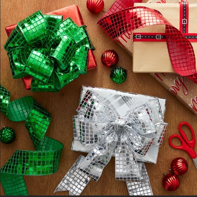 Bow Making and Simple Gift Wrapping