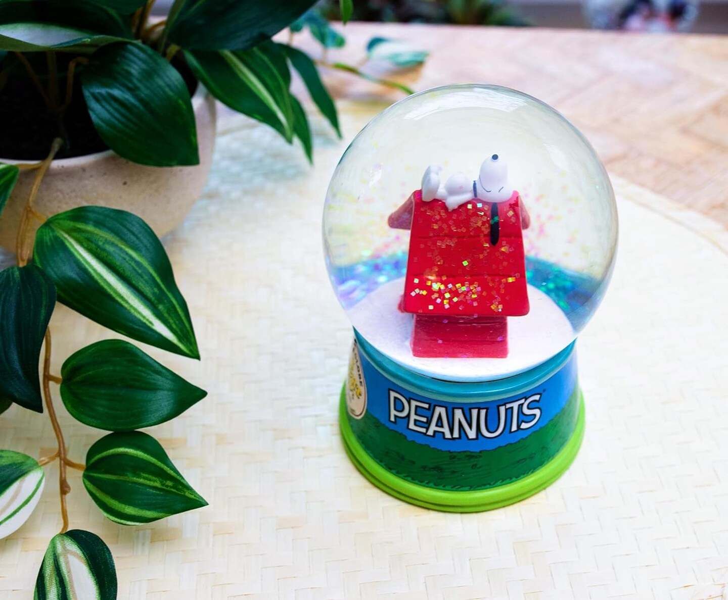 Peanuts Group Walk Outside Large Light Up Snow Globe, 100mL