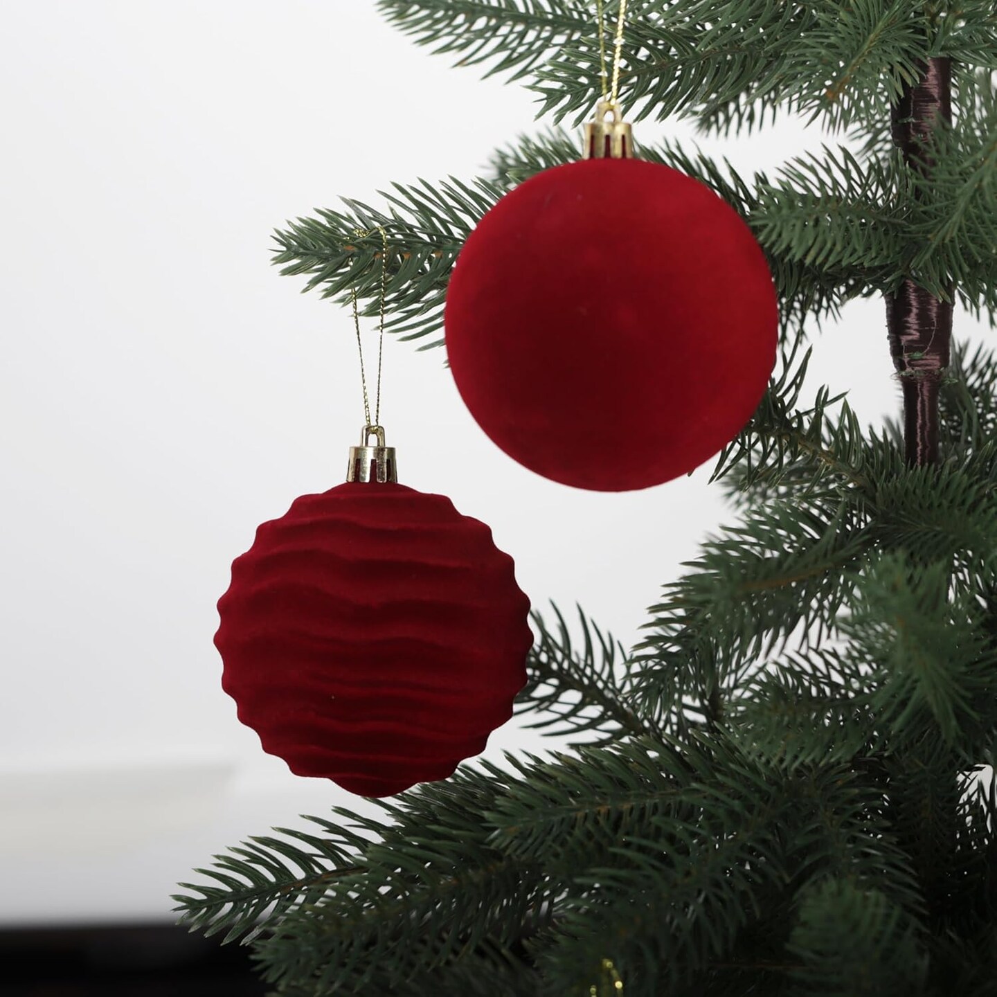 Velvet Christmas Balls Flocked Christmas Tree 3.15inch Ornaments 12PCS Plastic Balls Xmas Hanging Ornaments Decoration Red