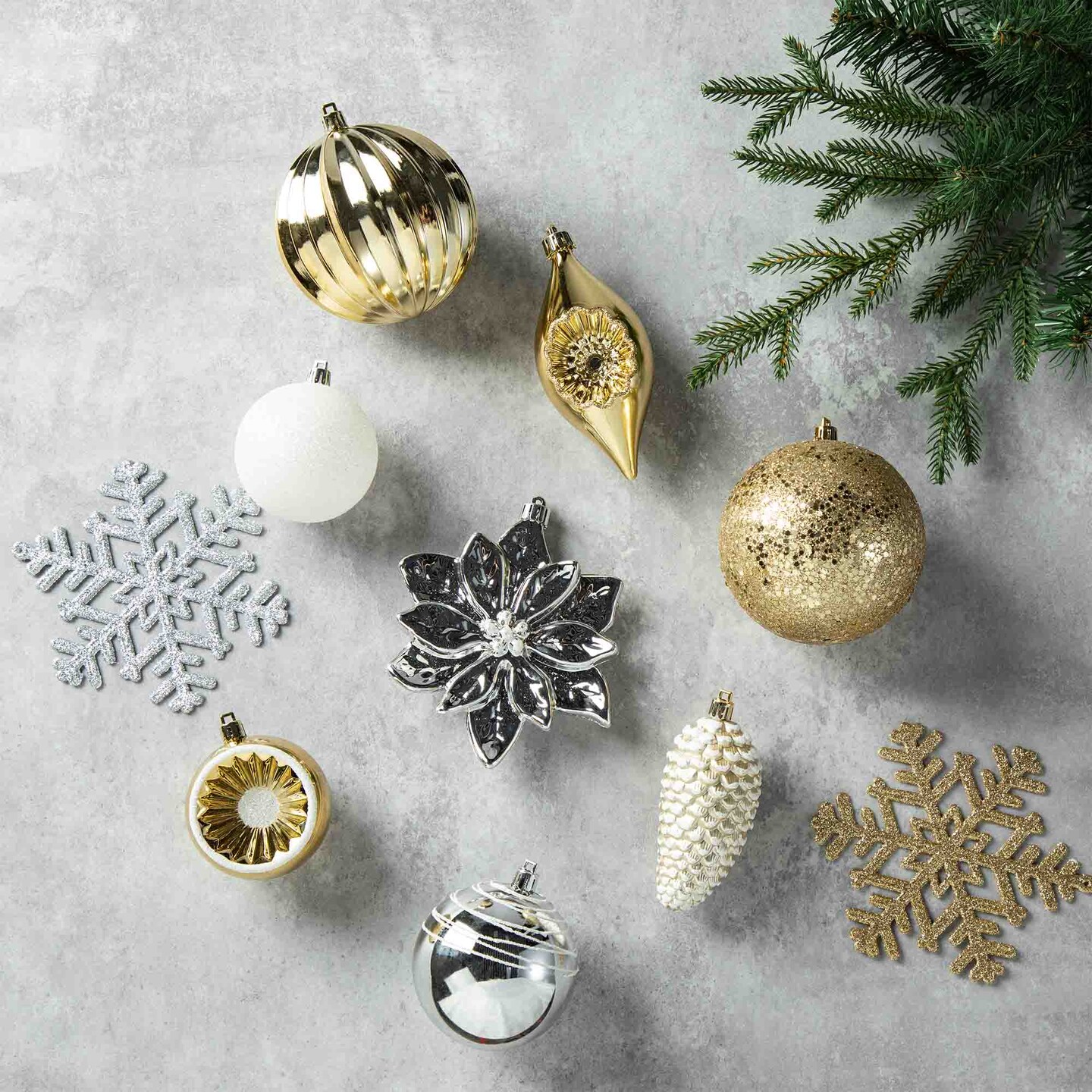 Set of 191 Gold Silver Ribbon Bows Pinecone Picks Shatterproof Ornaments Xmas New Year Tree Decor