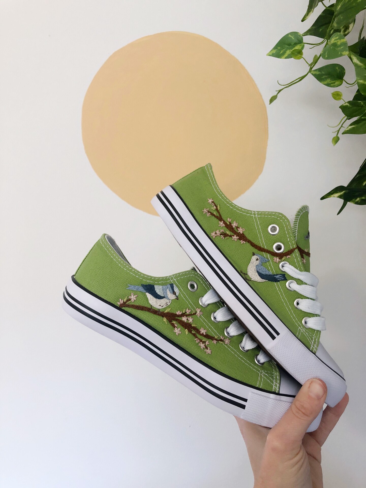 DIY Embroidered Shoes- Hand Embroidery DIY Book