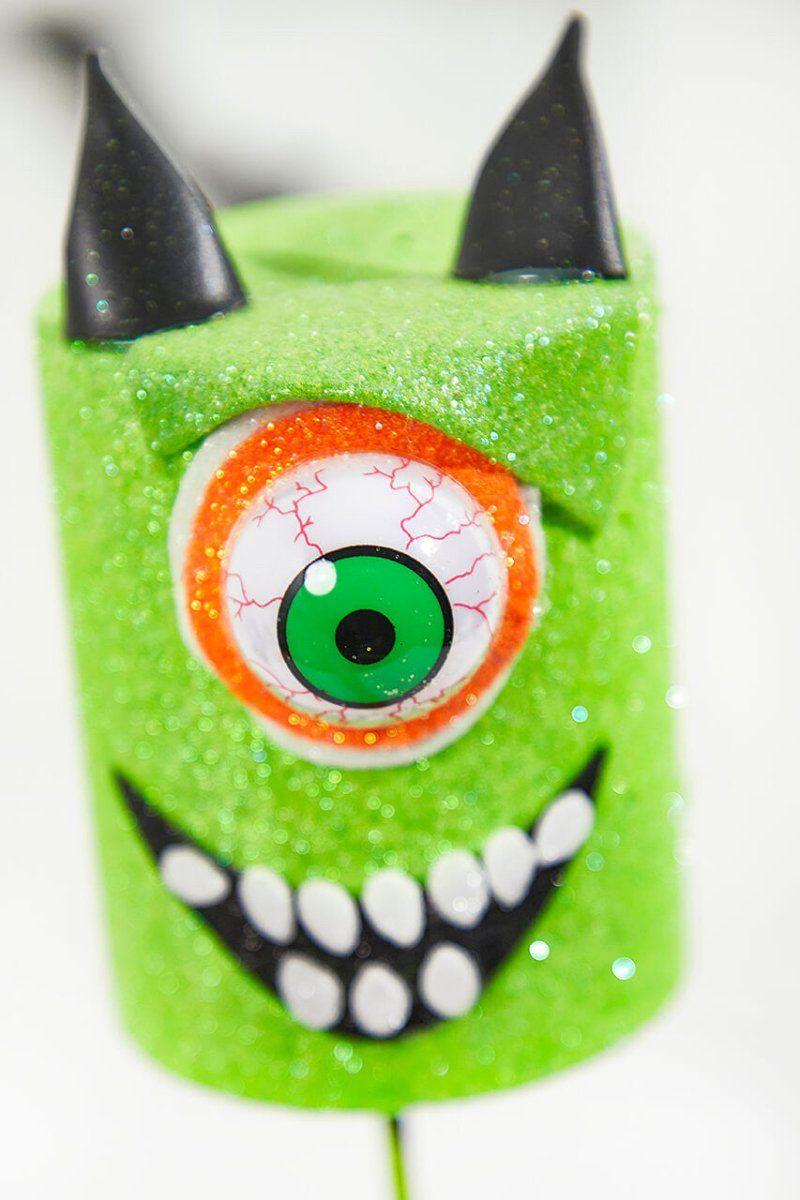 18&#x22; Evil Eye Marshmallow Spray: Green