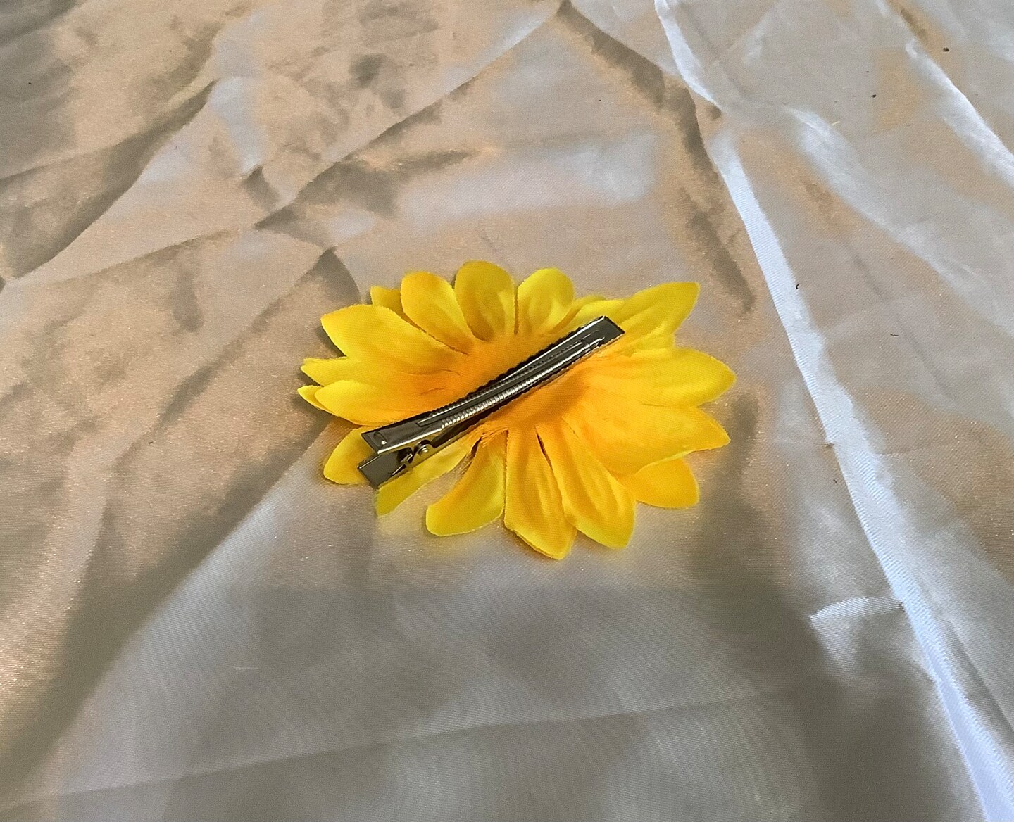 Extra large sunflower alligator clip | MakerPlace by Michaels