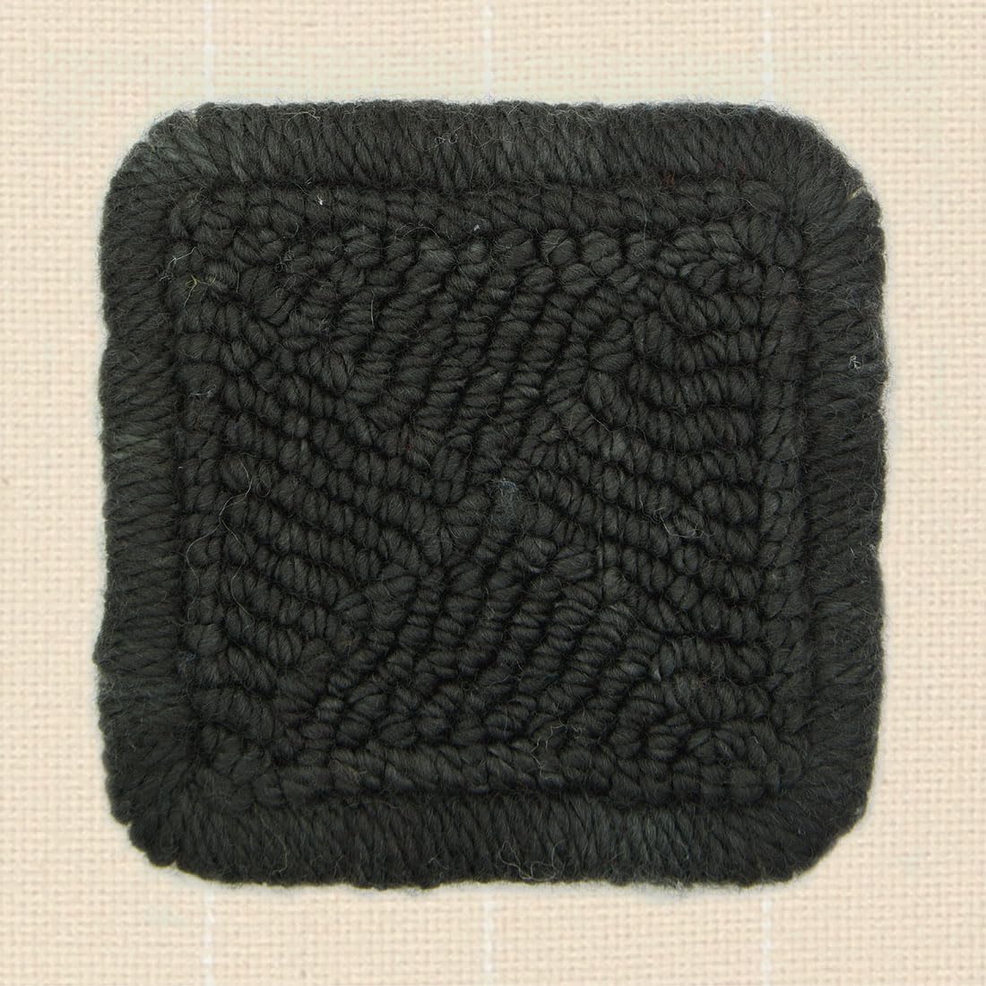 The Oxford Company Violet Jane 100% Solid Worsted Wool Rug Yarn 4 Oz. Skein (approx. 131 yds)