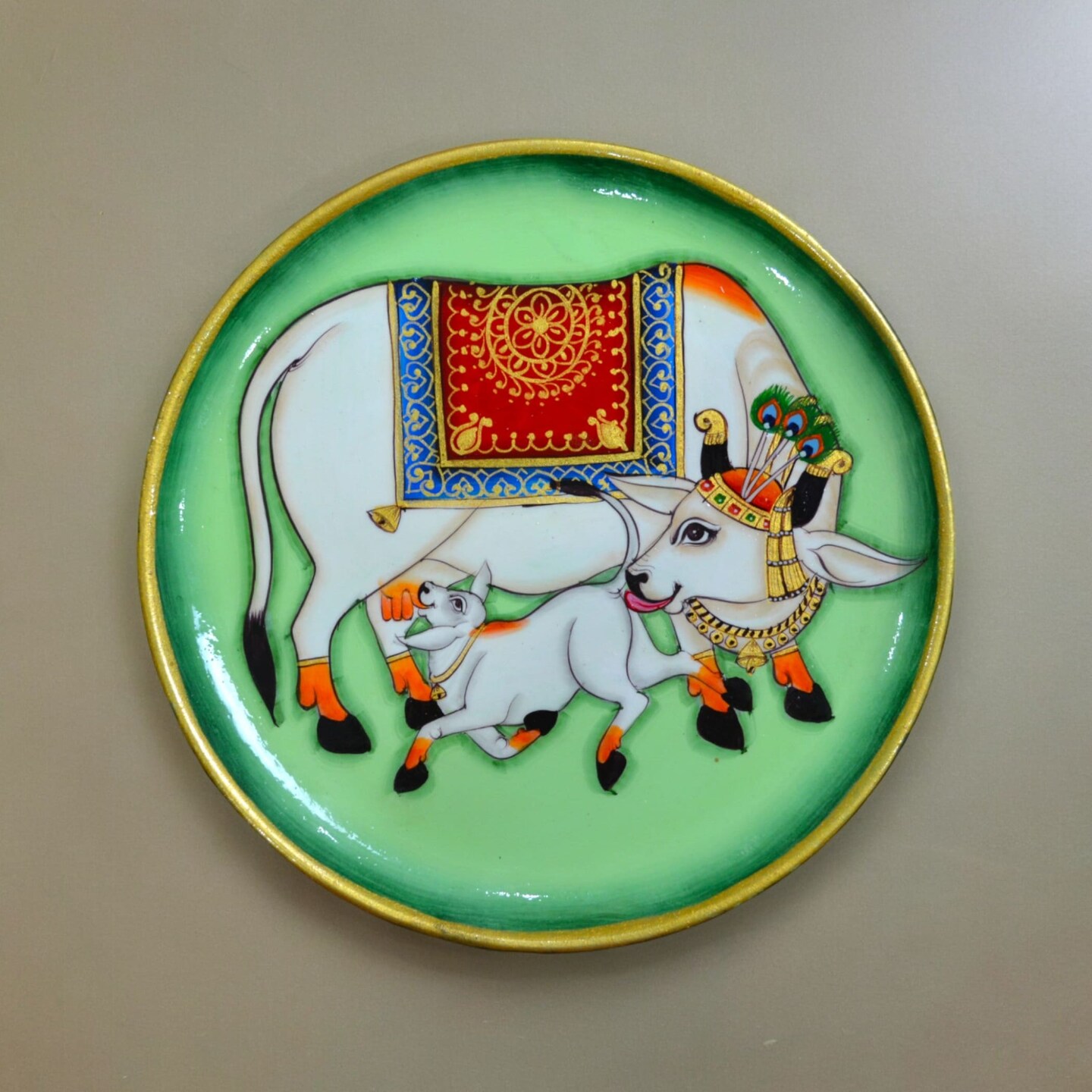Decorative Plates Traditional Indian Wall Hanging Ornament Hand Painted Boho Round Display Wooden Plate for Home Office Kitchen Wall D&#xE9;cor - Diwali Housewarming Gift
