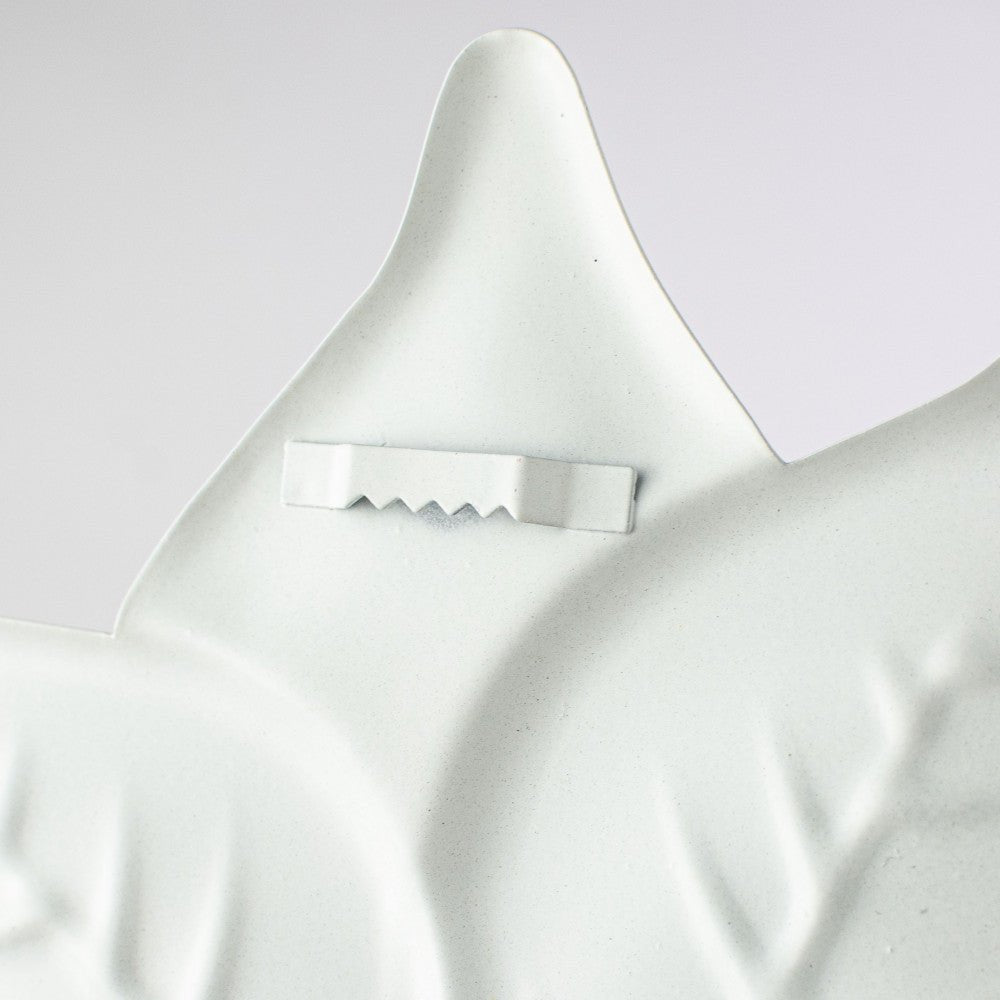 12&#x22; Metal Embossed Poinsettia: Pink