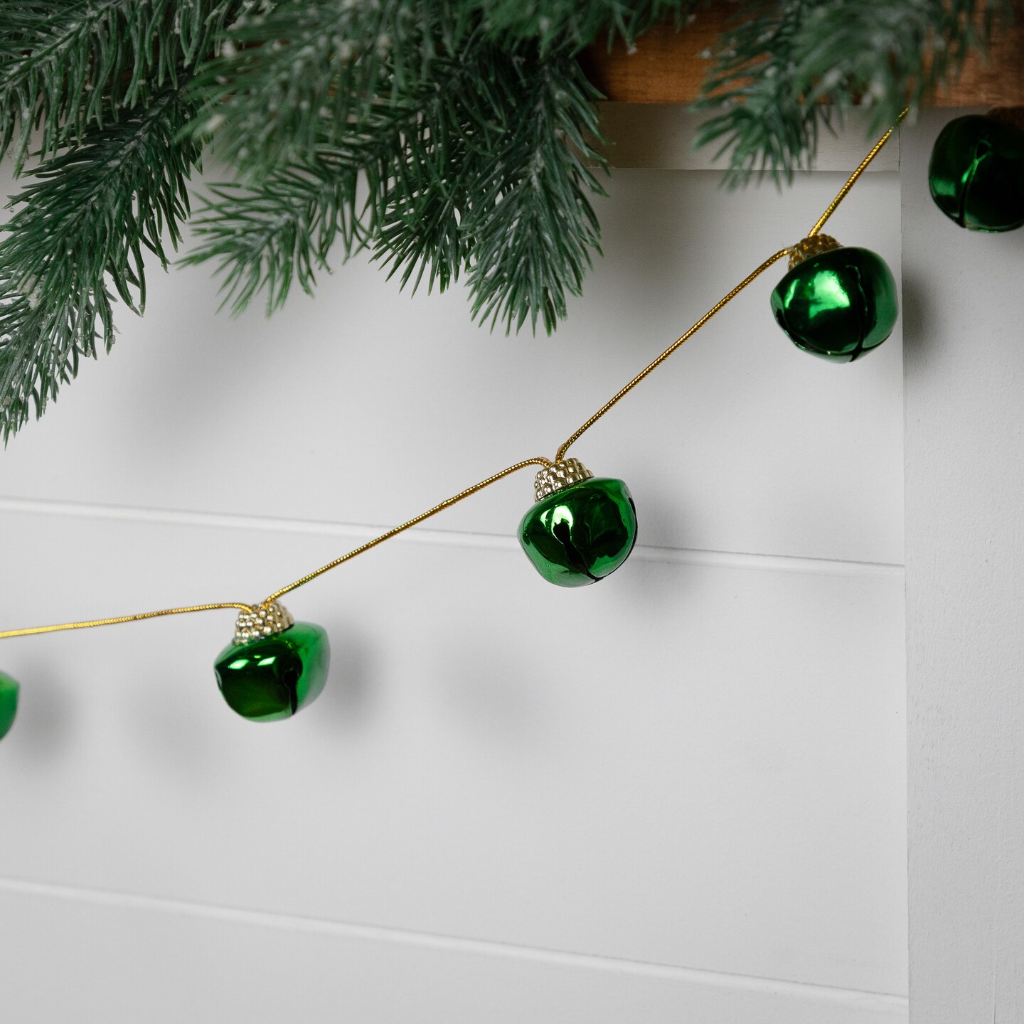 Northlight Shiny Metal Jingle Bells Christmas Garland - 7.5' x 1" - Green