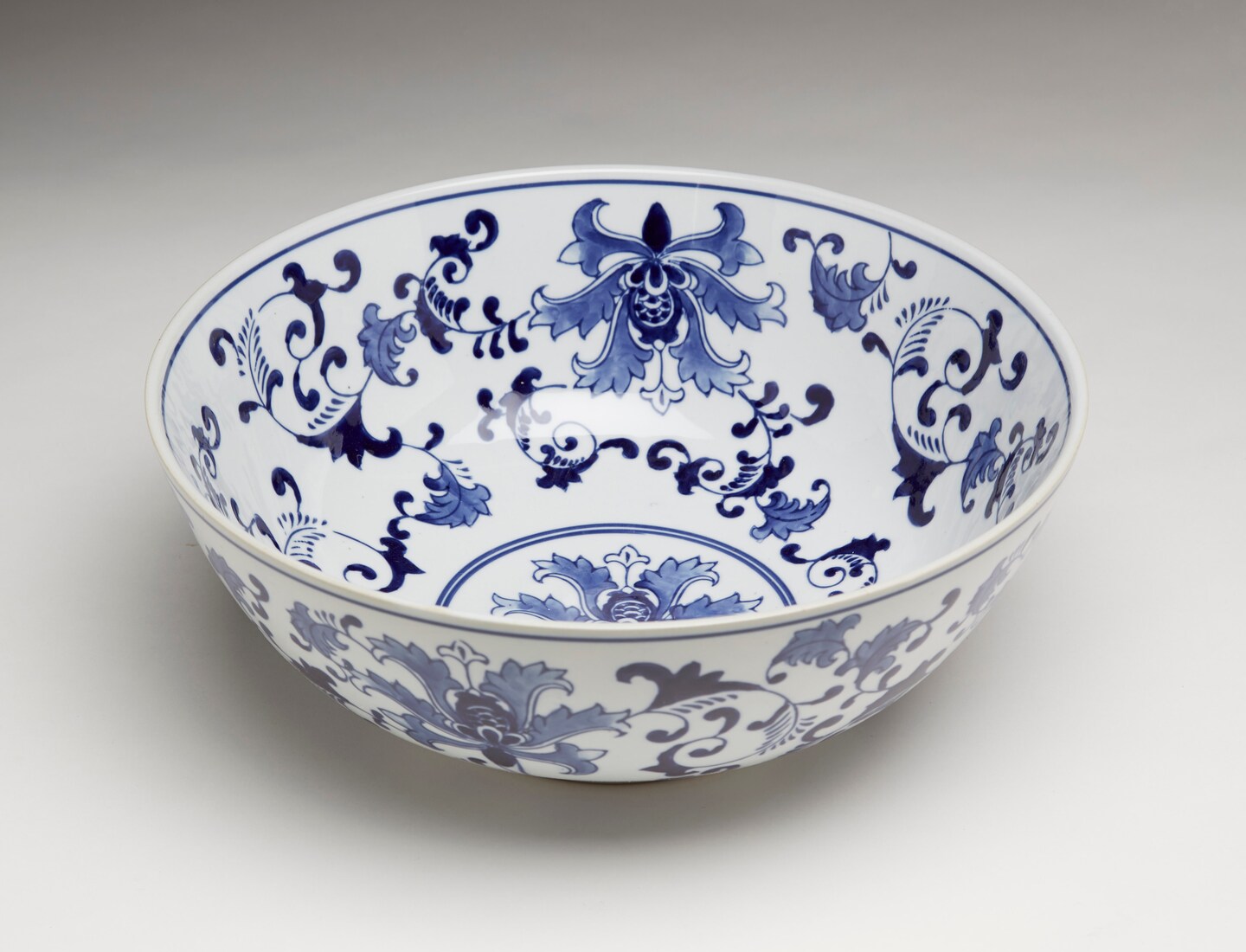 AA Importing 59879 14 Inch Blue And White Bowl