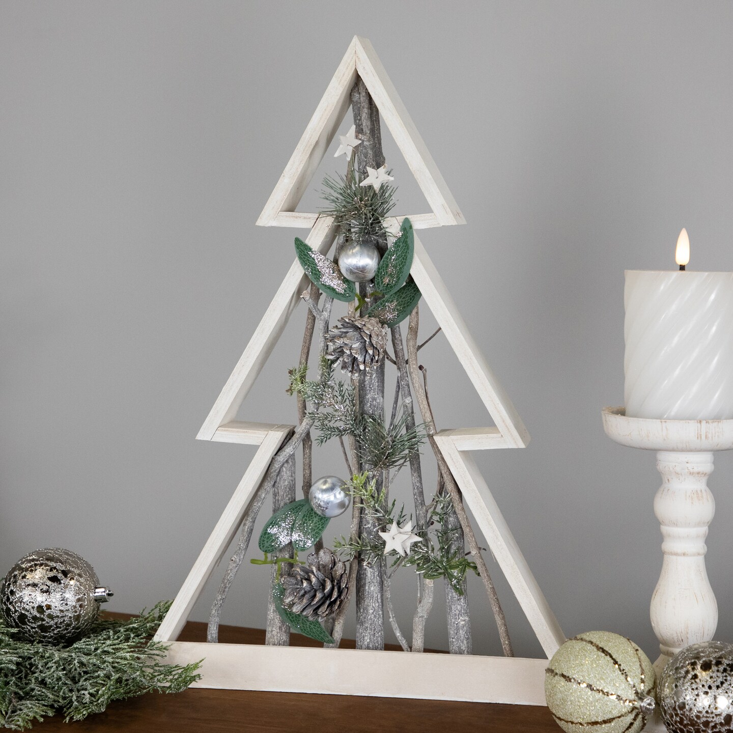 Northlight Stars and Pinecones Christmas Tree Decoration - 17.5&#x22;