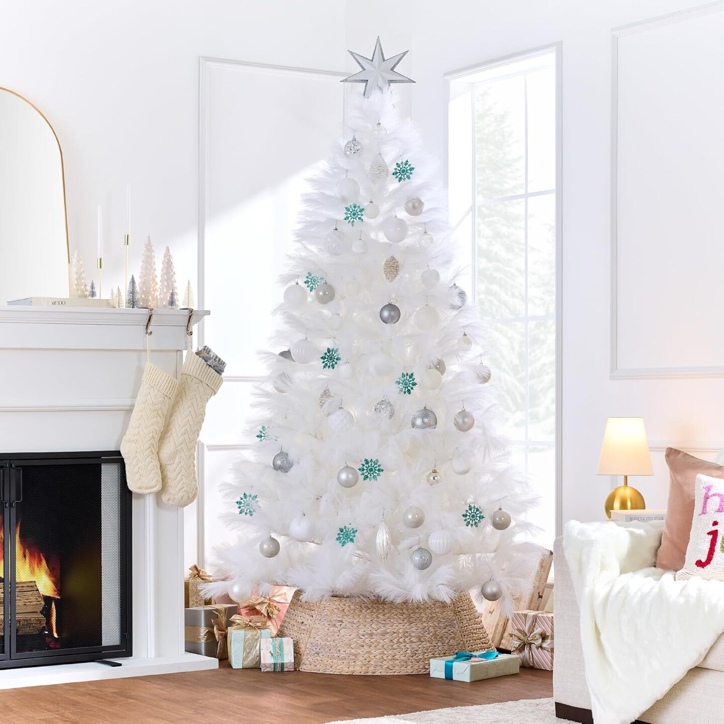 Artificial Pampas Christmas Tree, Deluxe Unlit Holiday D&#xE9;cor with Metal Base, Easy Assembly for Holiday or Home decor