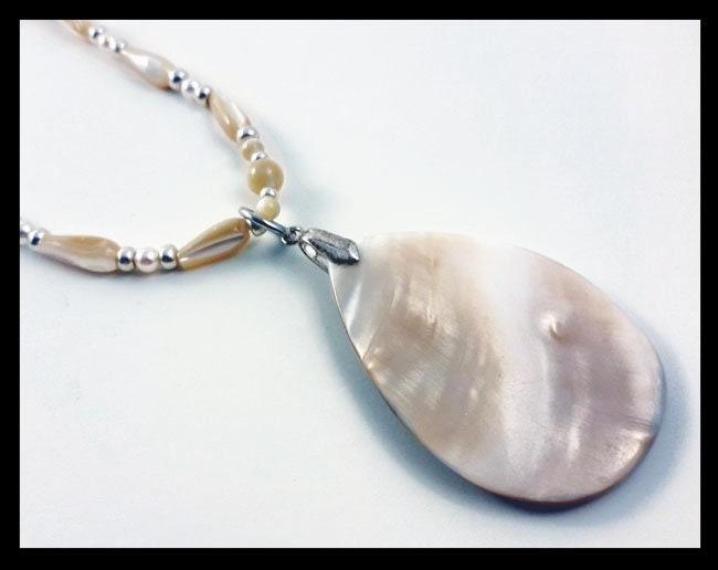 Beige Swirl Seashell Pendant Necklace with Beige Seashell Beads