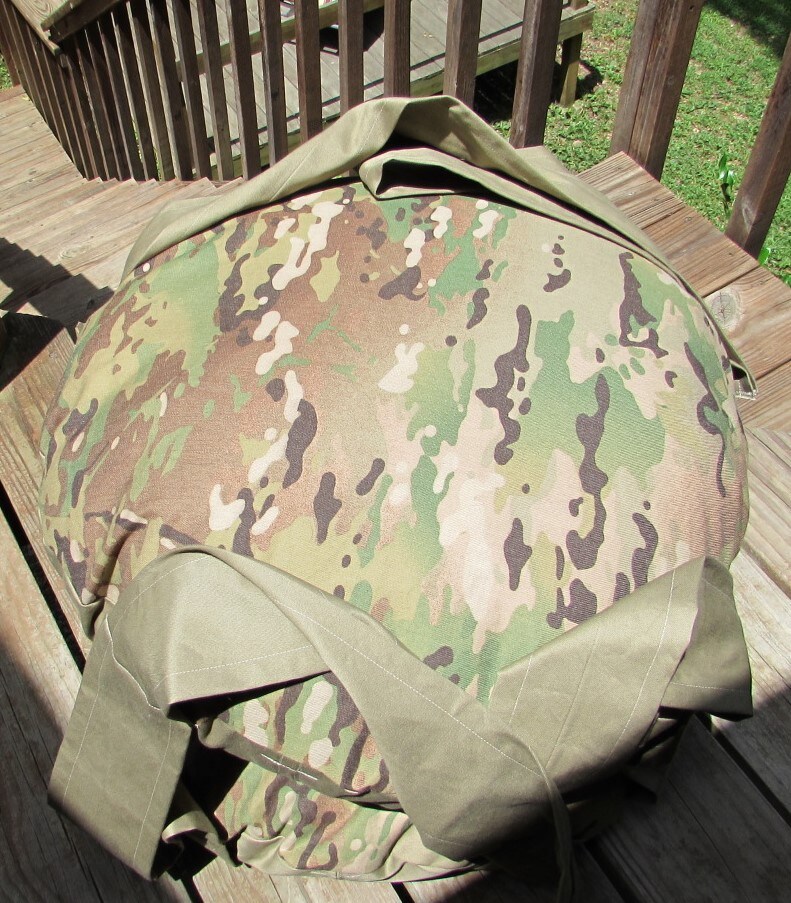product name is Cat Bed Green Camouflage Double Hanging Kitty Cloud