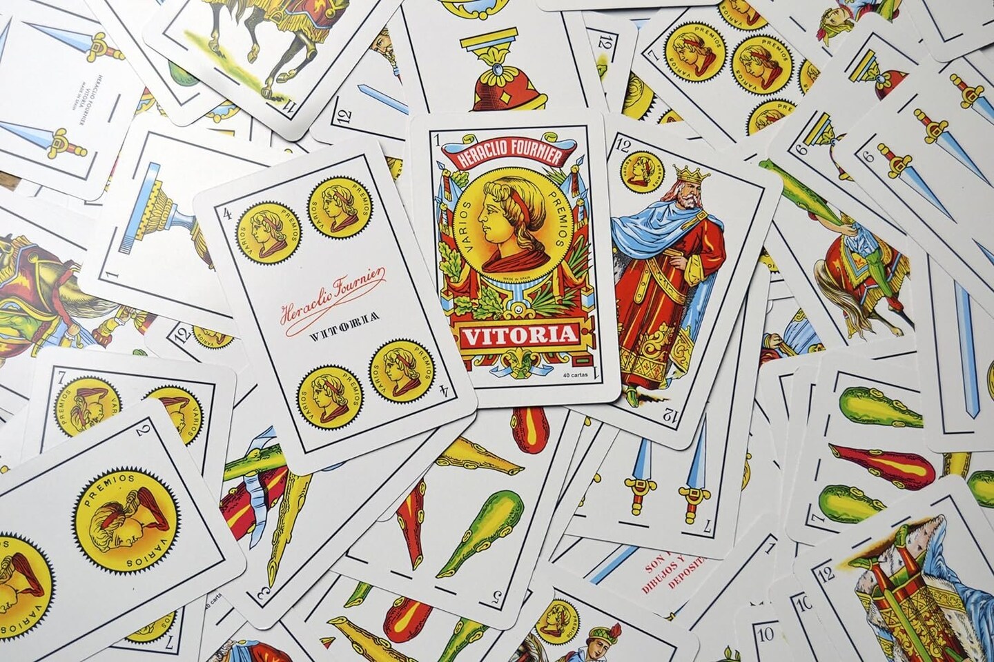 Heraclio Fournier No. 1 Spanish Playing Cards – 40-Card Spanish Deck for Games & Collectors (1 Deck, Colors May Vary)
