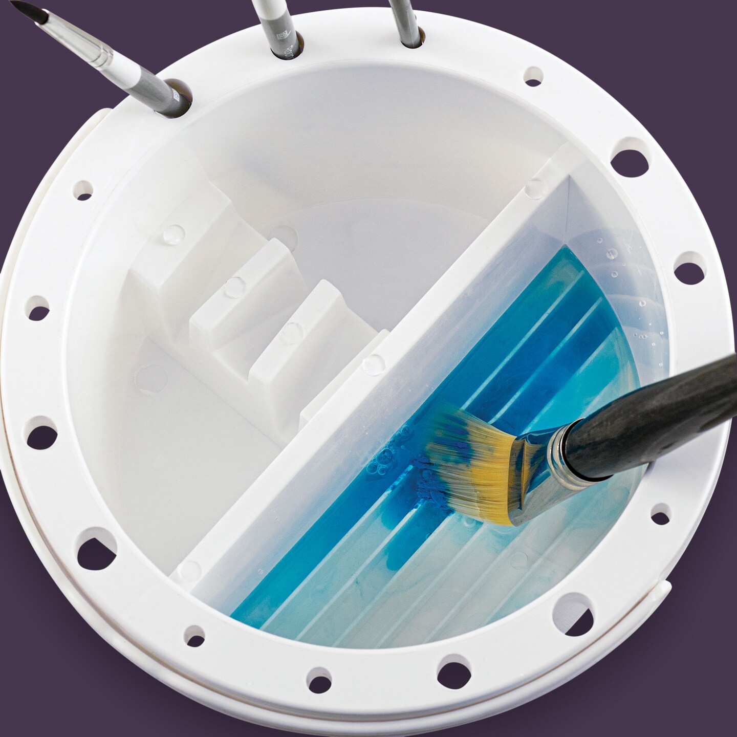 artPOP! Brush Basin, Multi-Use Brush Tub with Paint Brush Holder, Dual Chamber Artist Brush Washer with Palette Lid