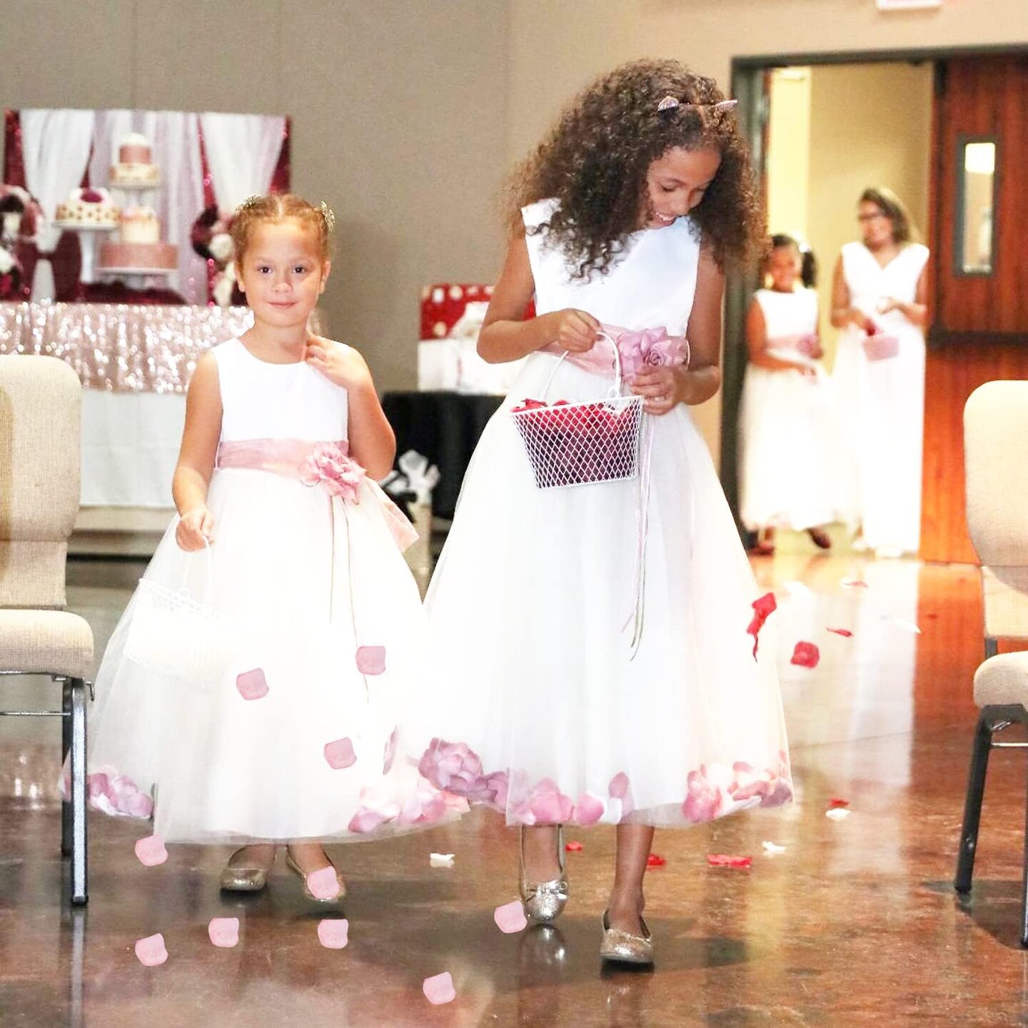 1000PCS Artificial Rose Petals Fake Silk Flower Petals Romantic Decorations Table Walkway Bed Arrangement for Wedding