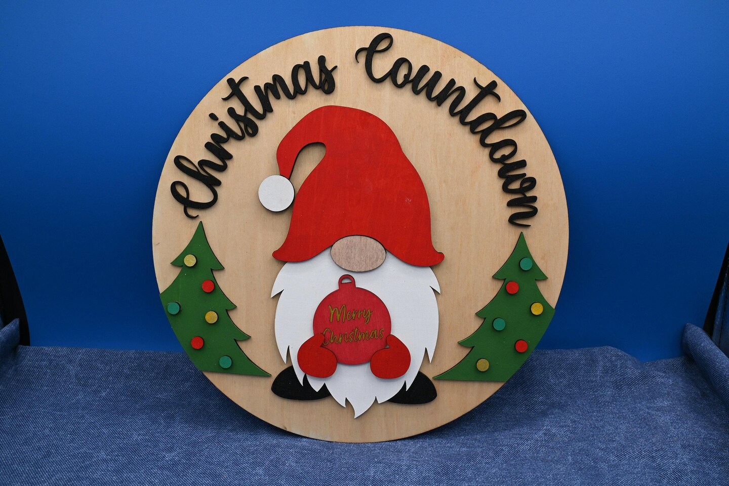 Christmas advent calendar sign or door hanger featuring a delightful gnome holding the countdown day