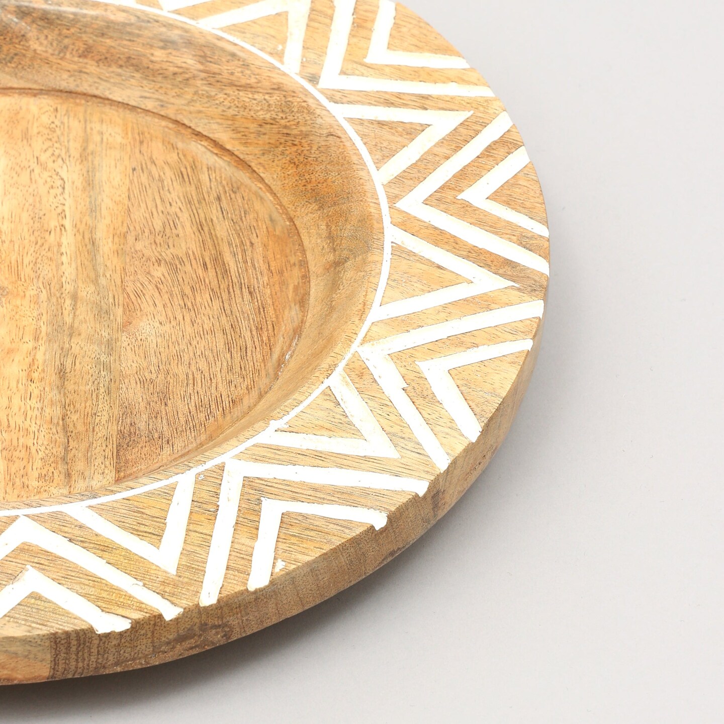 Handcrafted Natural Wood Charger Plate – Eco-Friendly Rustic 13-Inch Dinnerware Accent