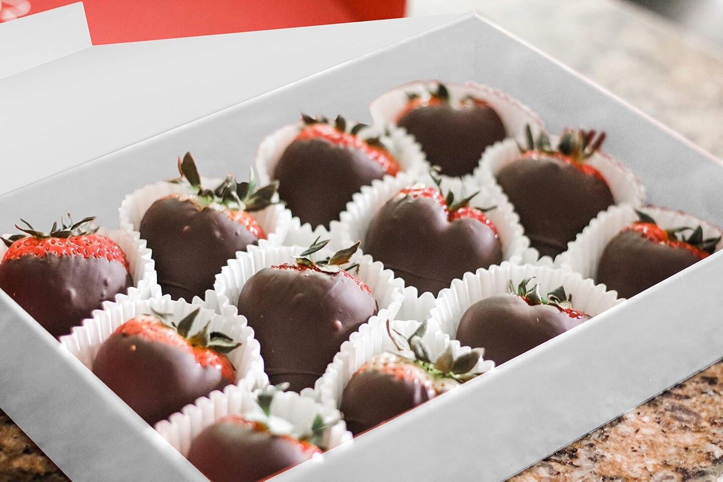 White Hard Gift Box with Magnetic Closure Lid – 7" x 5" x 1.6" Rectangle Small Gift Boxes, Glossy Finish (Pack of 2)