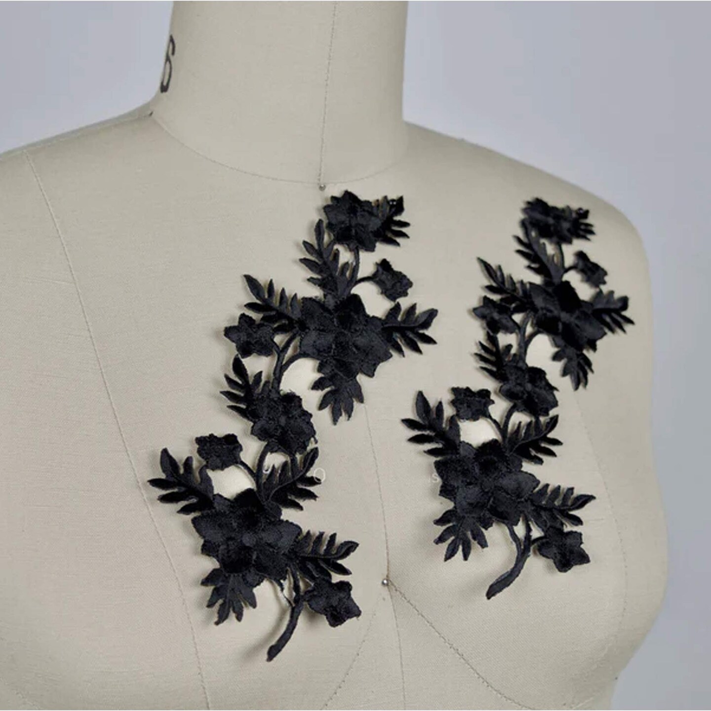 2 Pieces Black Floral Embroidery Patches Elegant Iron On Flower Appliqué for Clothing & Crafts