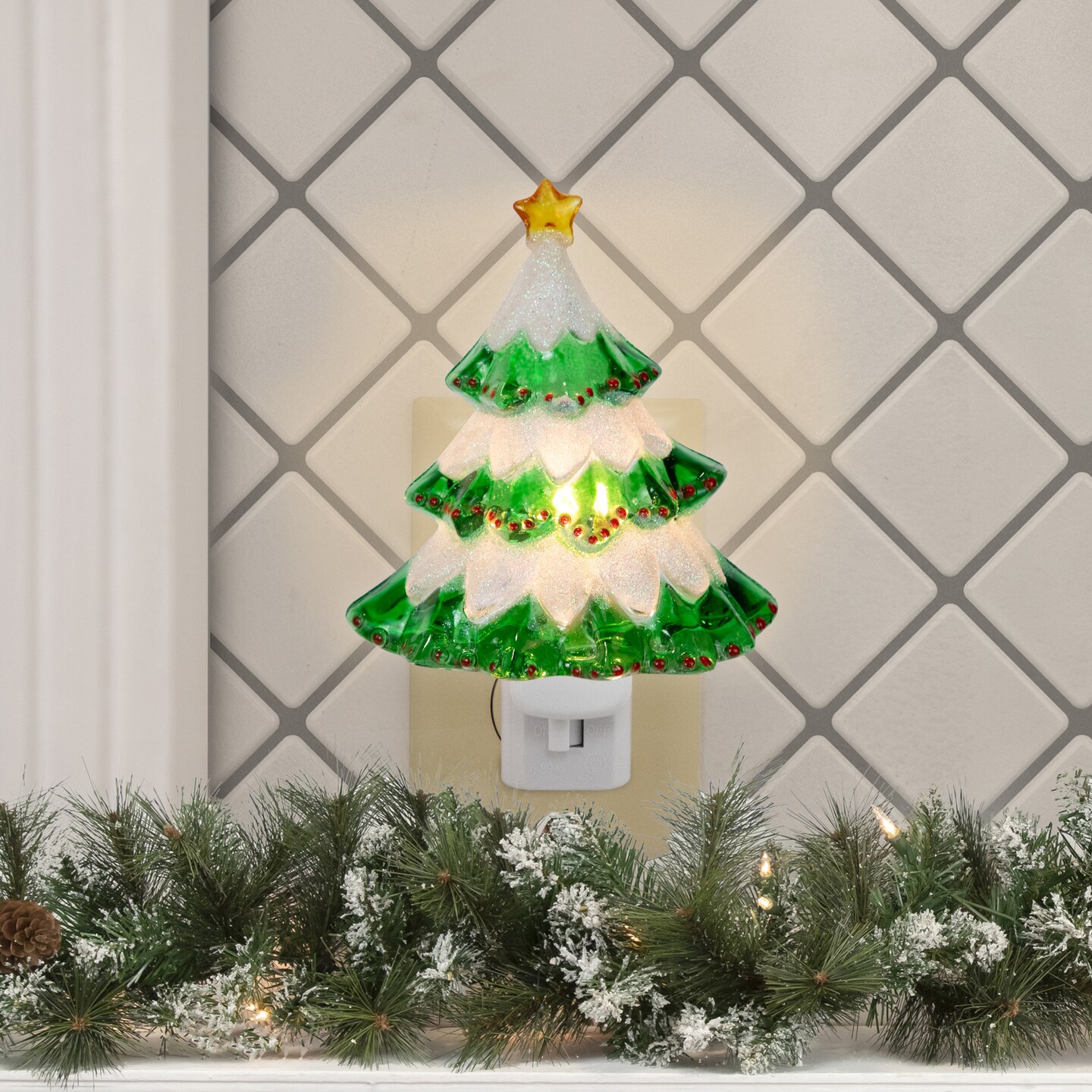 Northlight Glittered Christmas Tree with Star Topper Night Light - 5.75" - Green and White
