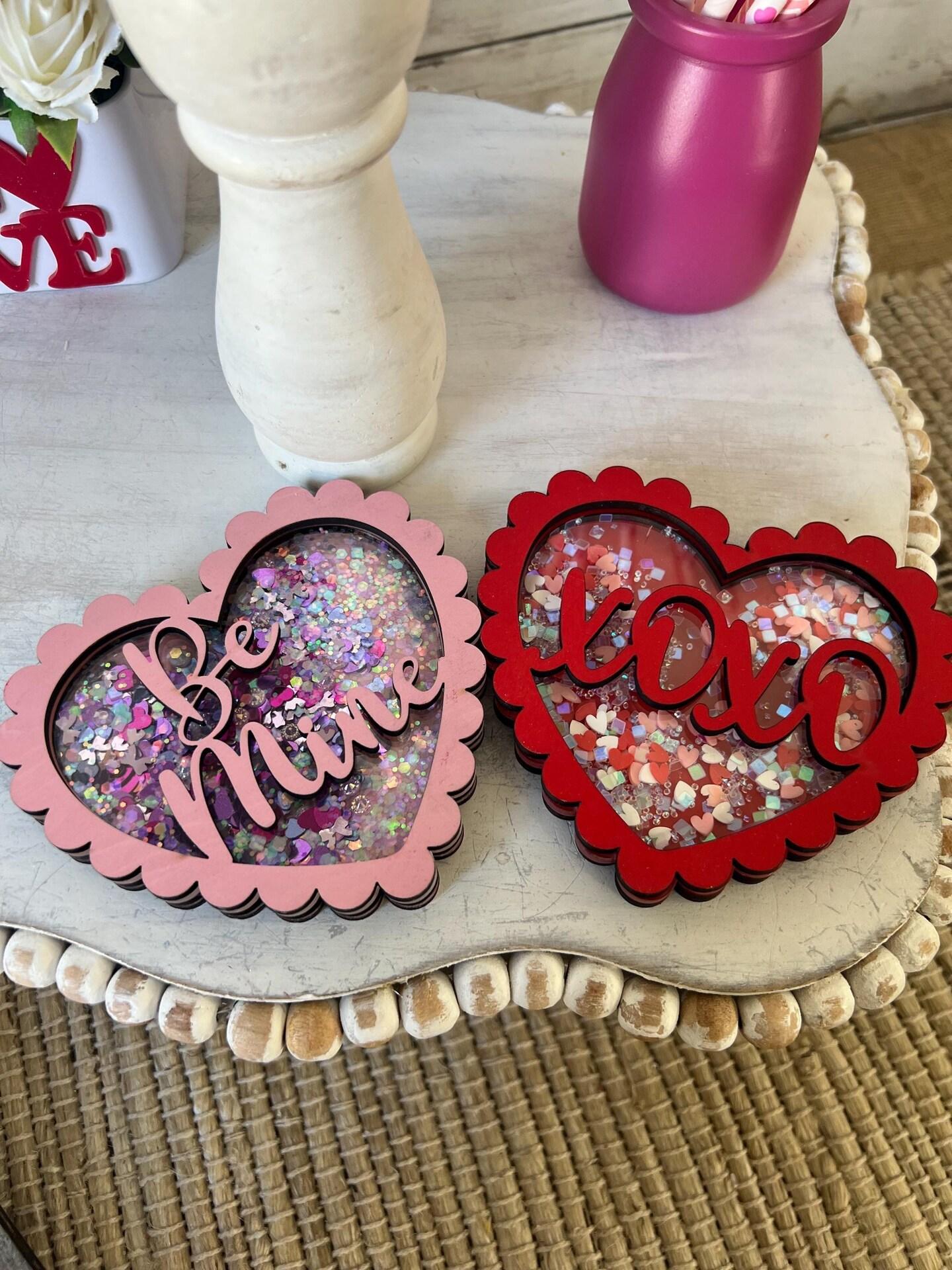 Valentines day wood heart shaker signs, freestanding Valentines