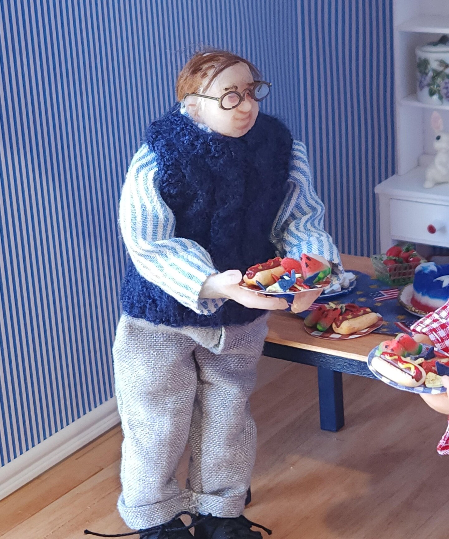 Keramikpuppe Mit Beweglichen Gliedern GOTOTOP 1:12 Porzellanpuppe – Chef / Diener / Geschäftsmann, 15,3 Cm, Bewegliche Glieder, Für Puppenhaus & Miniatur-Dioramen