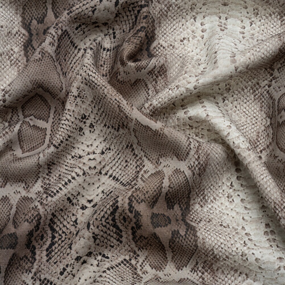 1 Yard Linen and Rayon Woven Gray Snakeskin Midnight Lurking Print