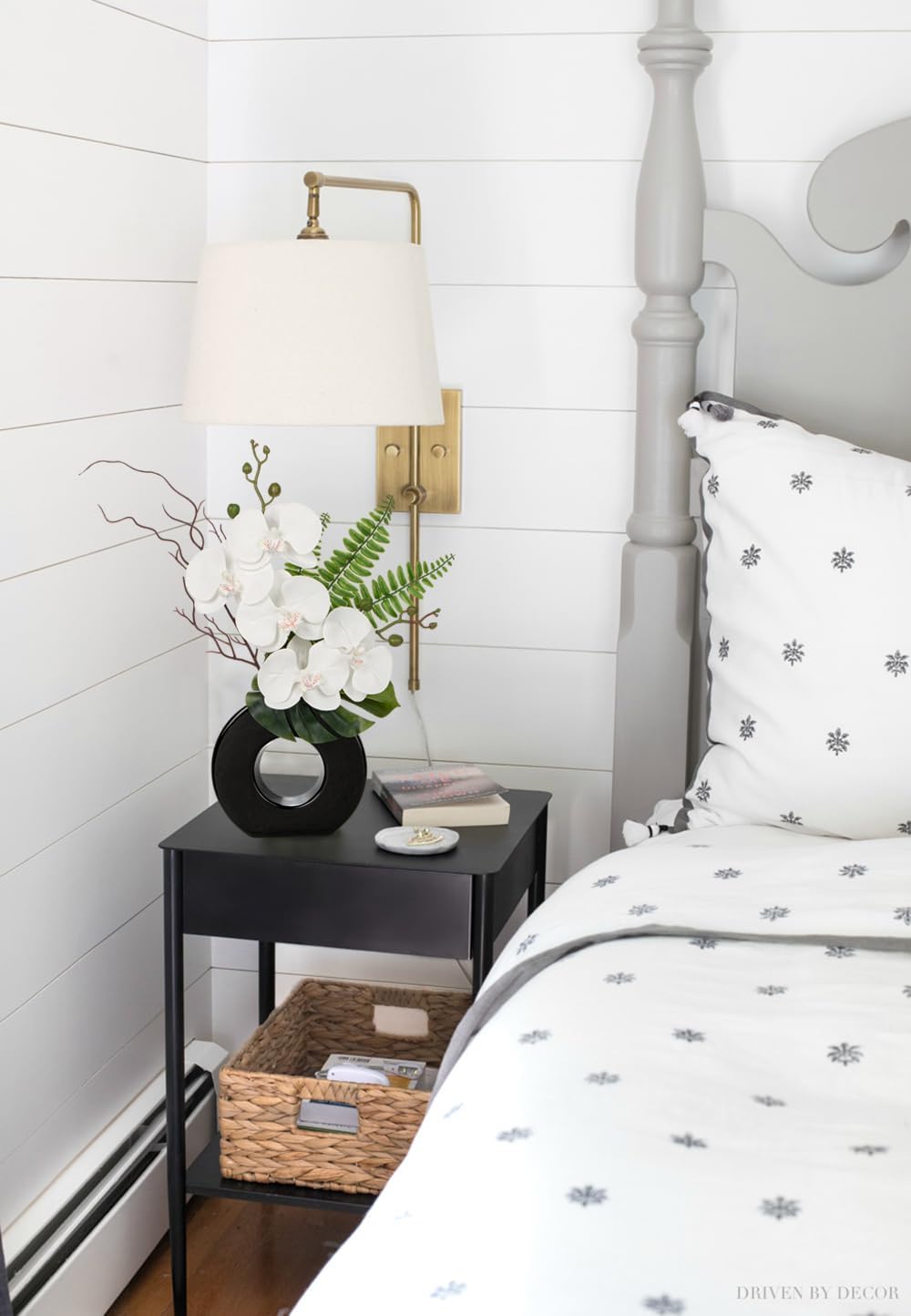 Orchid Fake Flowers 16.1'' White Artificial Orchid Silk Flowers in Black Pot Faux Orchid Arrangement for Home Office Desk Modern Decoration