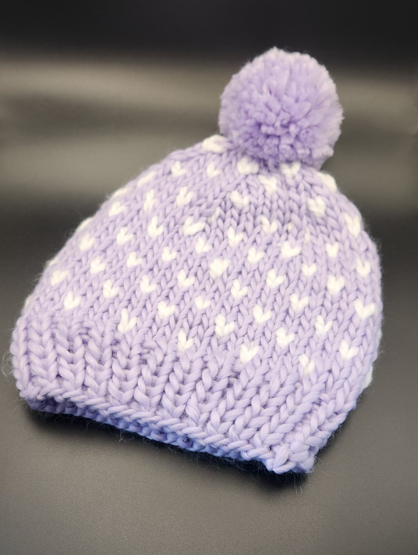 Purple and white hearts hat, knit light purple beanie  display picture 3