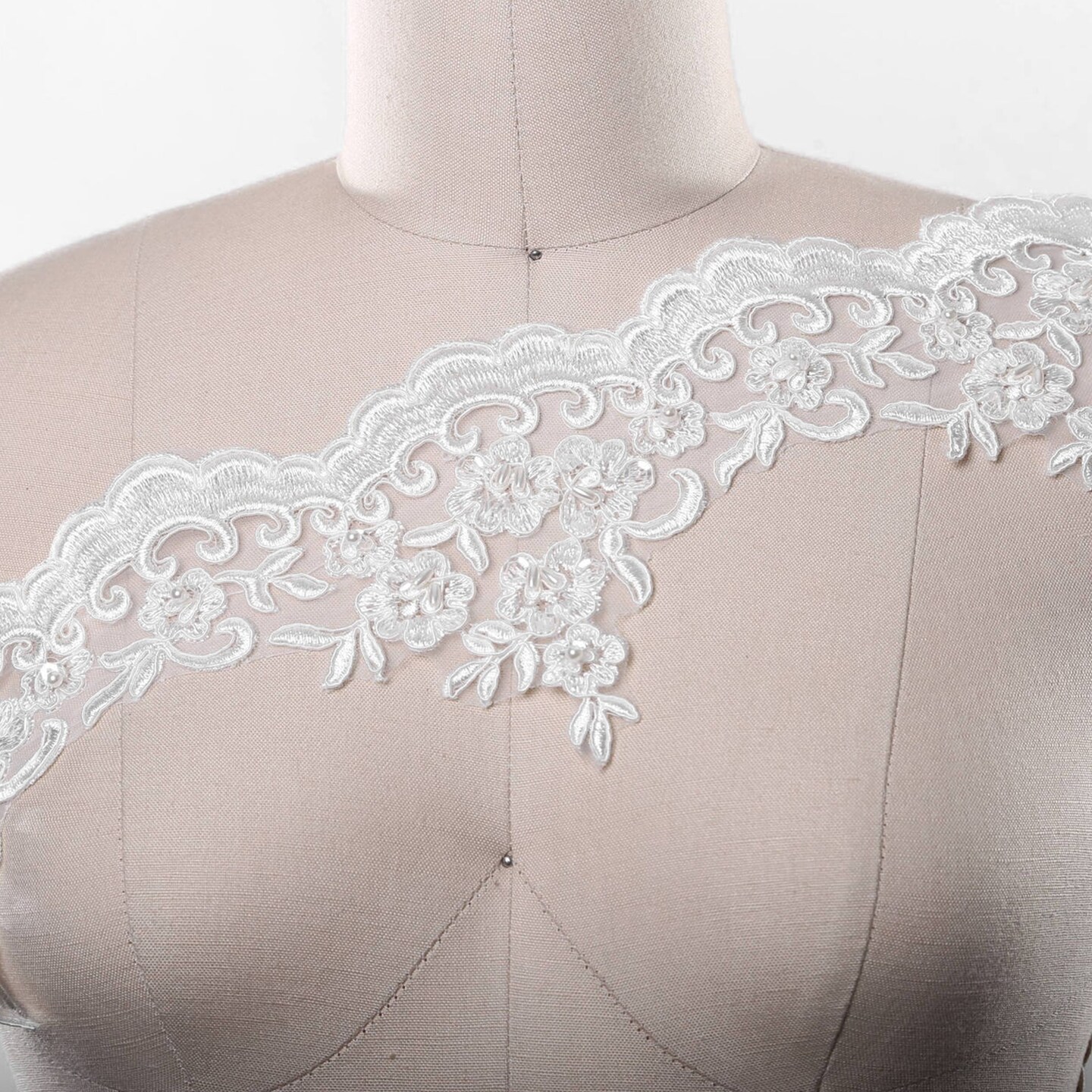 1 Yard White Beaded Floral Scalloped Bridal Lace Trim 5 Inch Wide