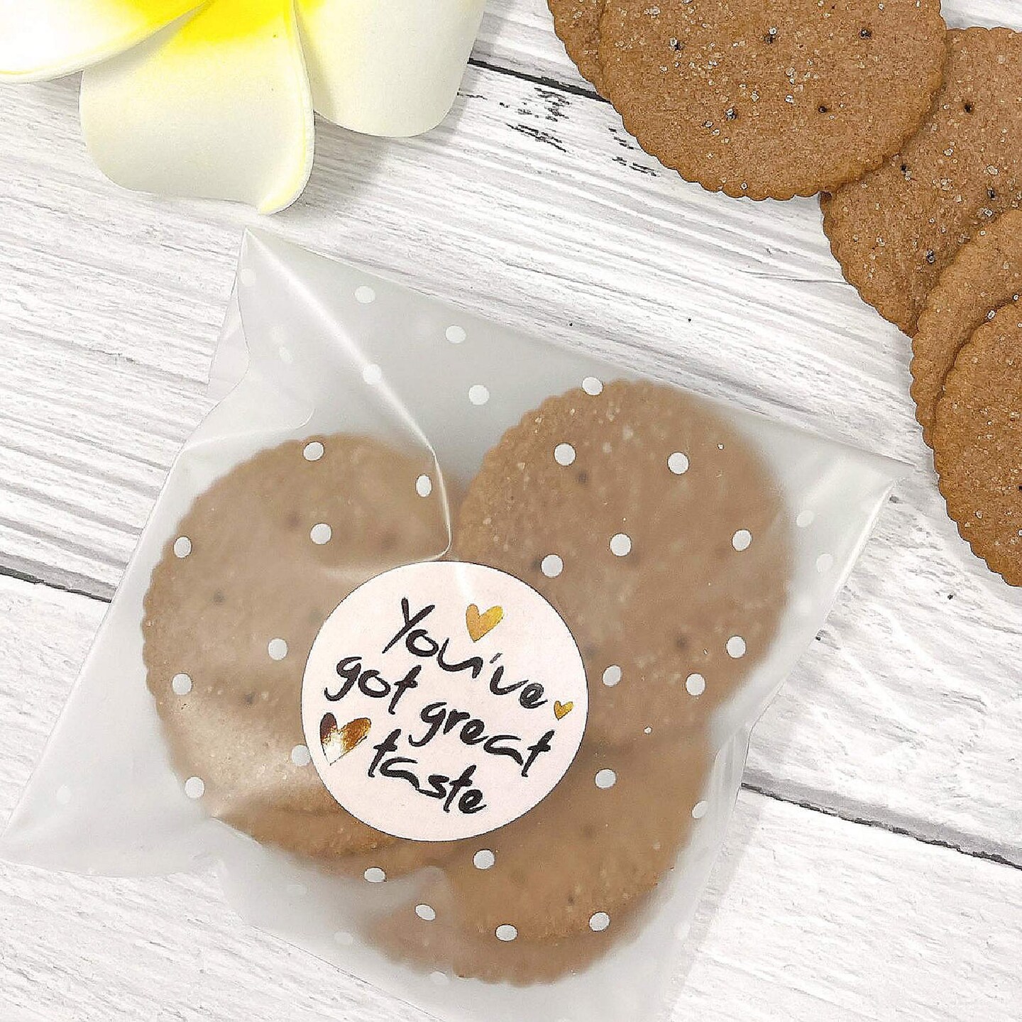 Wrapables 1.5 inch You've Got Great Taste Stickers Roll Sealing Stickers and Labels 500 Pc